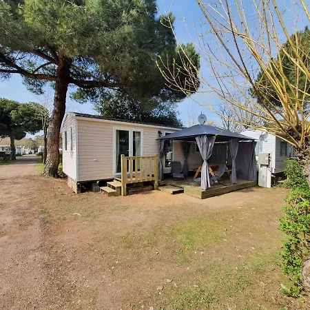 Campsite Parc Residentiel A La Cotiniere, Piscine, Proche Plage, Nature & Calme La Cotiniere