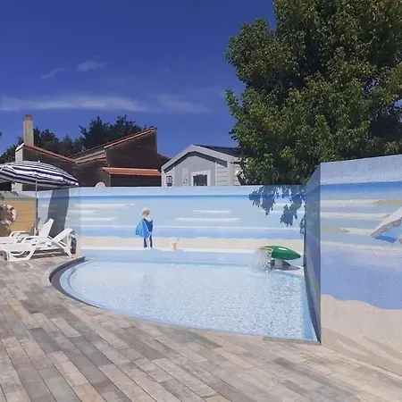 Parc Residentiel A La Cotiniere, Piscine, Proche Plage, Nature & Calme Campsite
