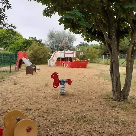 Campingplads Oleron Nature & Calme, Piscine, A 150m